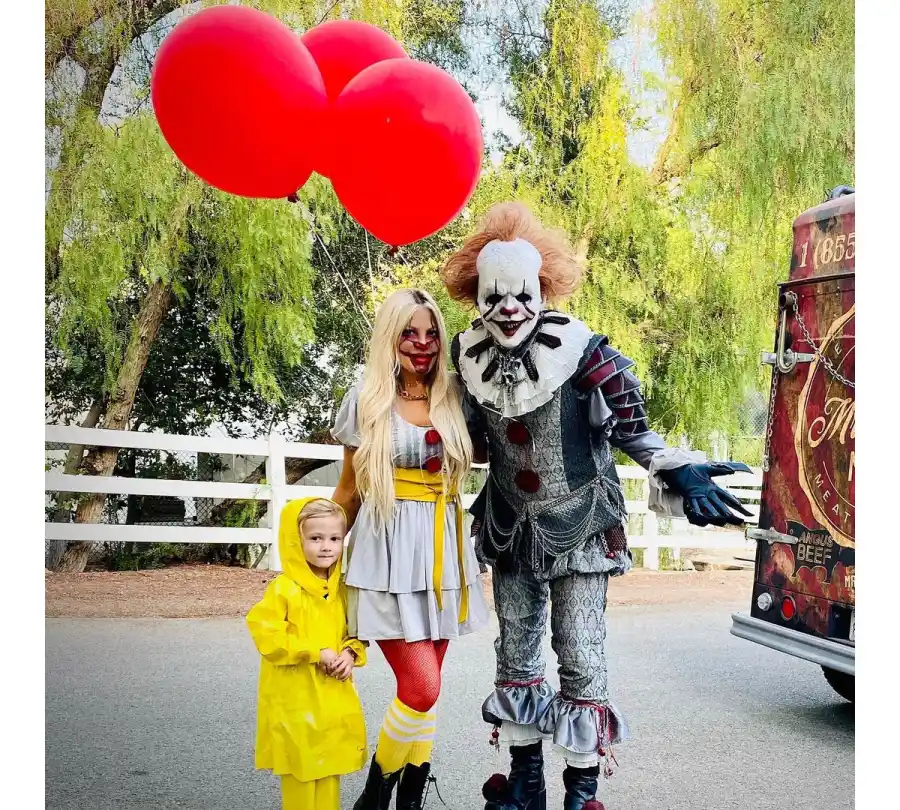 How Tori Spelling Spent Halloween Amid Dean McDermott Split Speculation 17