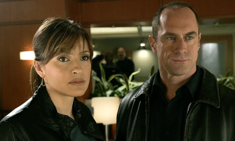 It&rsquo;s Happening! Benson and Stabler Hold Hands in &lsquo;Law & Order&rsquo; Preview