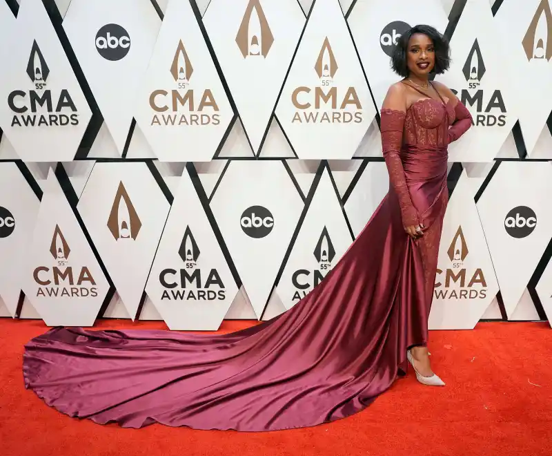 Jennifer Hudson CMA Awards 2021 Red Carpet Fashion