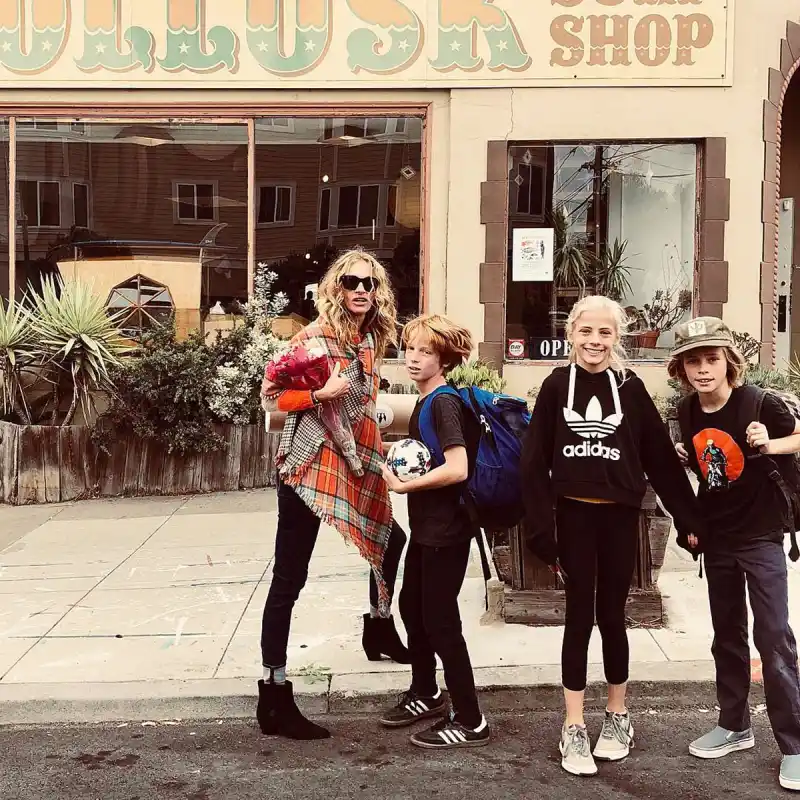 Julia Roberts Danny Moder Family Album With Hazel Phinnaeus Henry