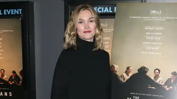 Julia Stiles Is Pregnant With 2nd Child Debuts Baby Bump on Red Carpet