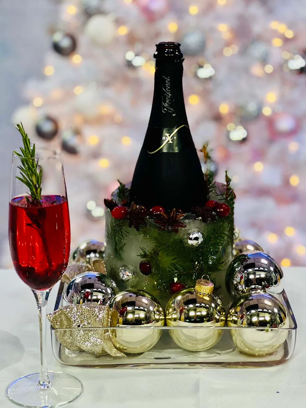 Mark Addison Shows Us How Throw Holiday Party Like Stars