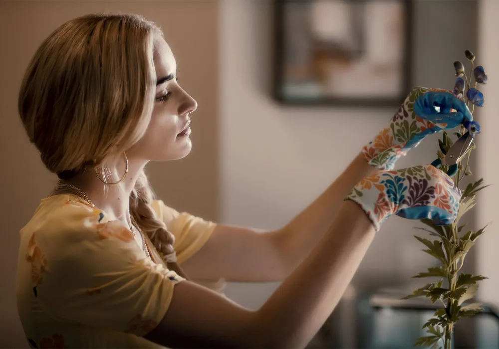 New Secrets! Ginny & Georgia's Brianne Howey Spills on 'Dark' Season 2