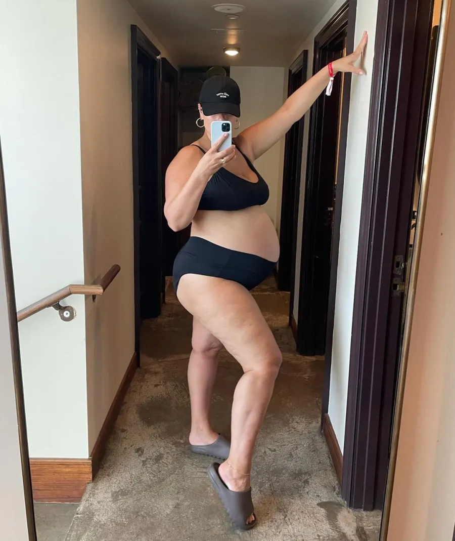Pregnant Ashley Graham Claps Back at Stretch Mark Criticism