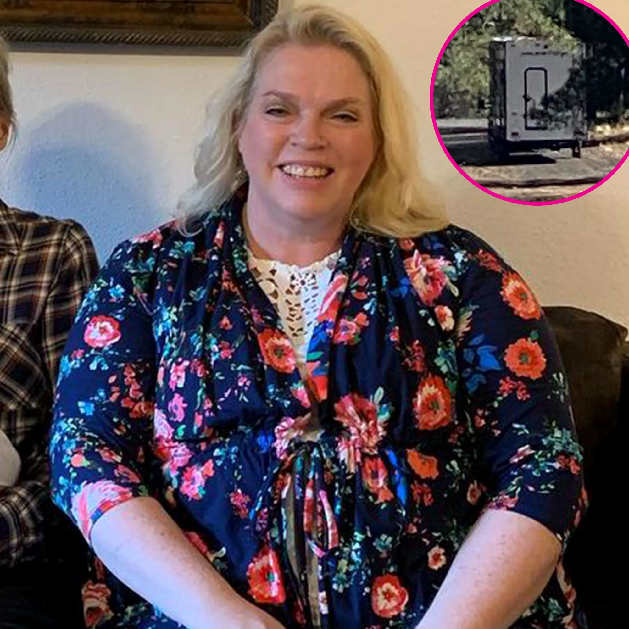 Sister Wives' Janelle Brown Officially Moves Out of RV: 'So Long'