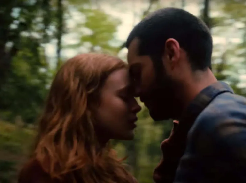 Taylor Swifts All Too Well Short Film Jake Gyllenhaal Easter Eggs More