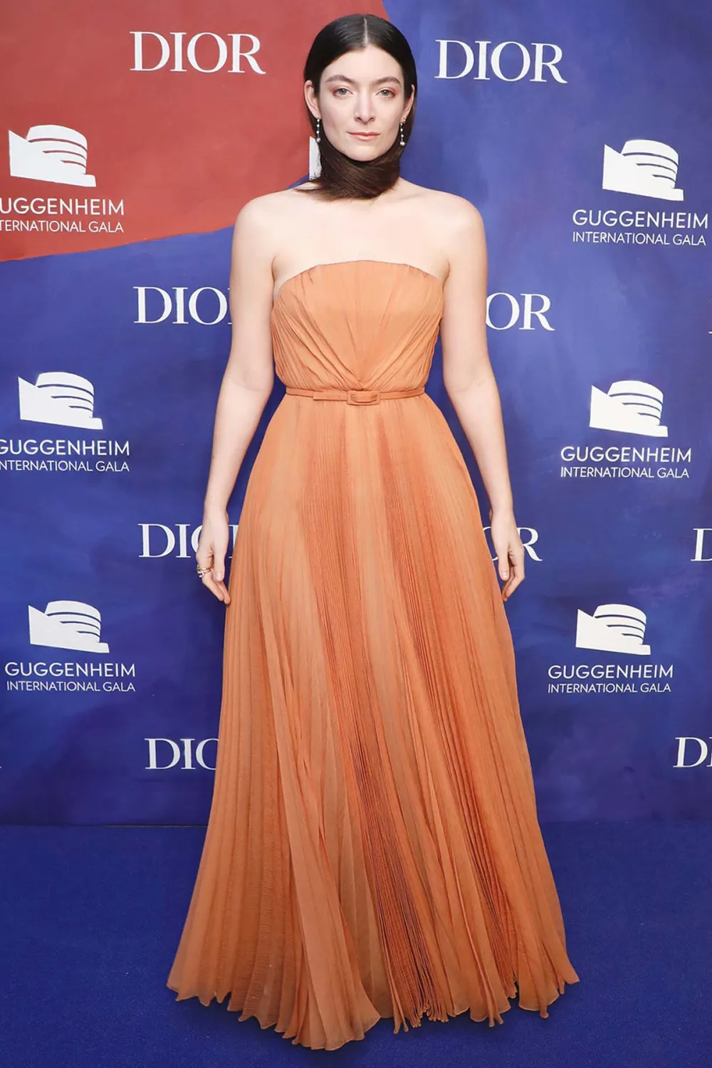 Um Lorde Just Wore Her Hair Scarf Red Carpet