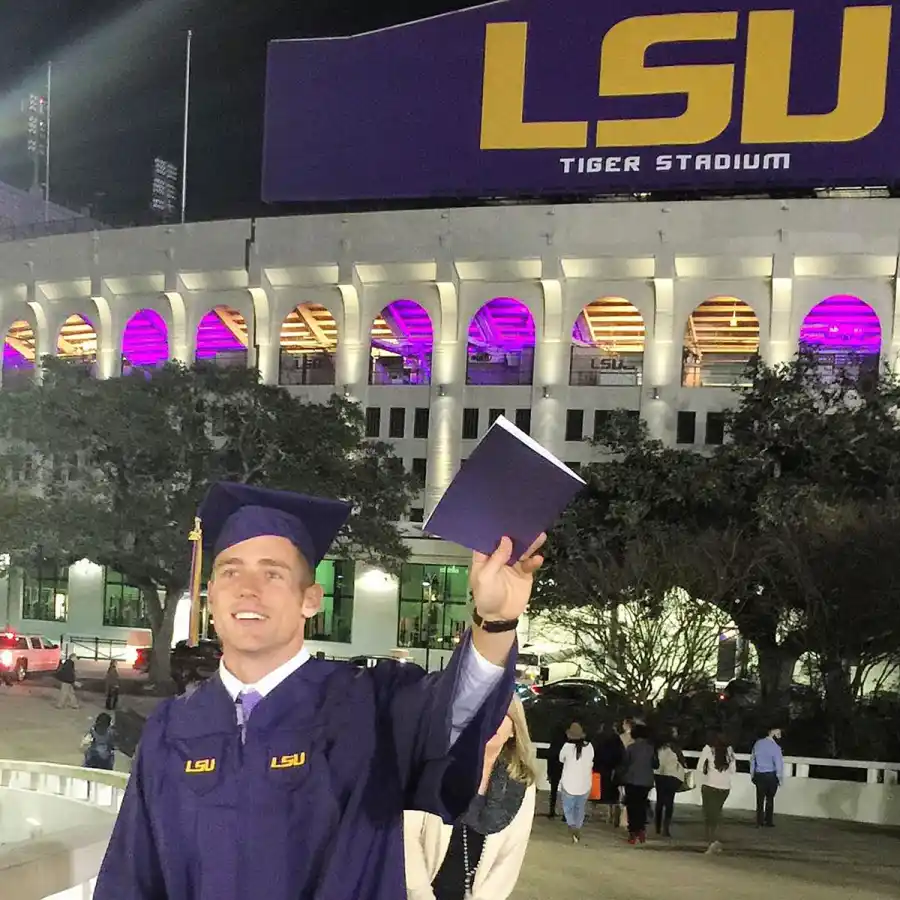 Who Is Chris Sutton 5 Things Know About Bachelorette Alleged Snake