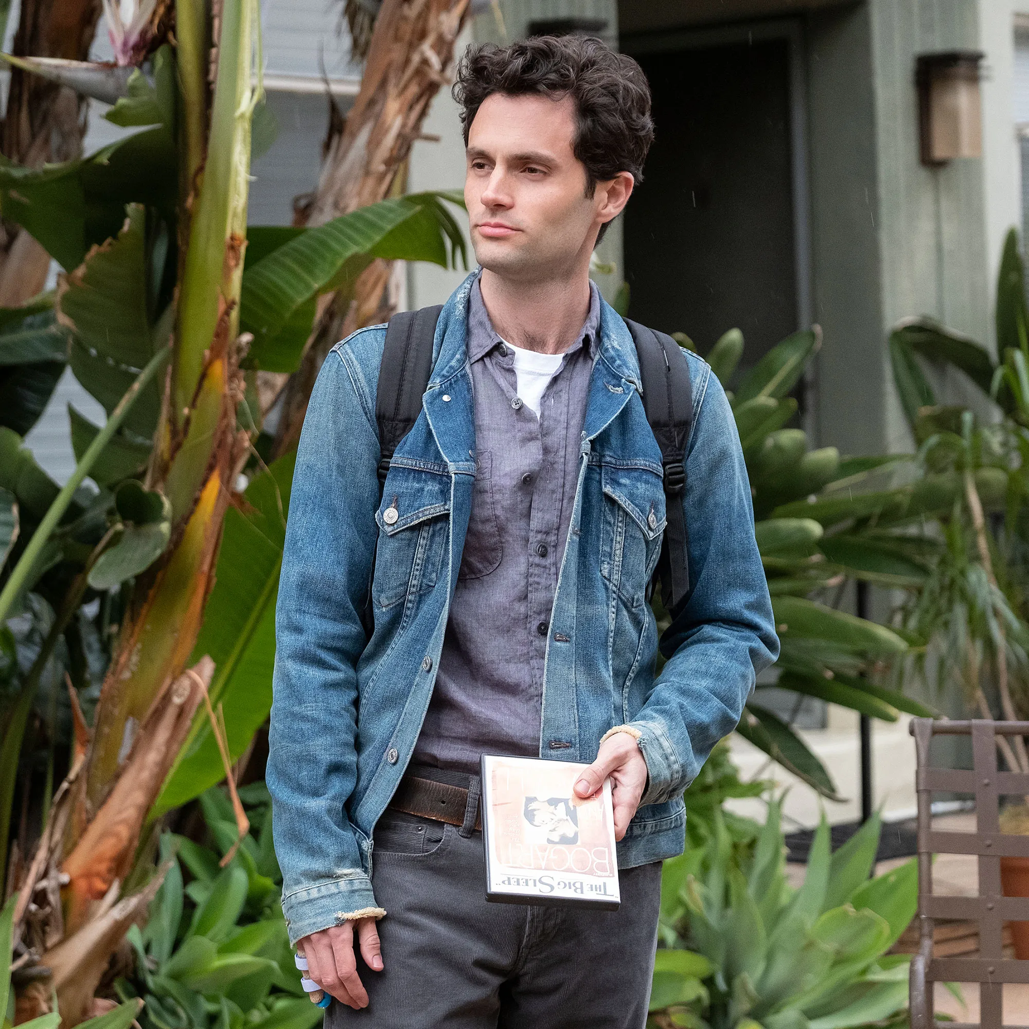 You Fans Uncover Show Unexpected Connection Gilmore Girls