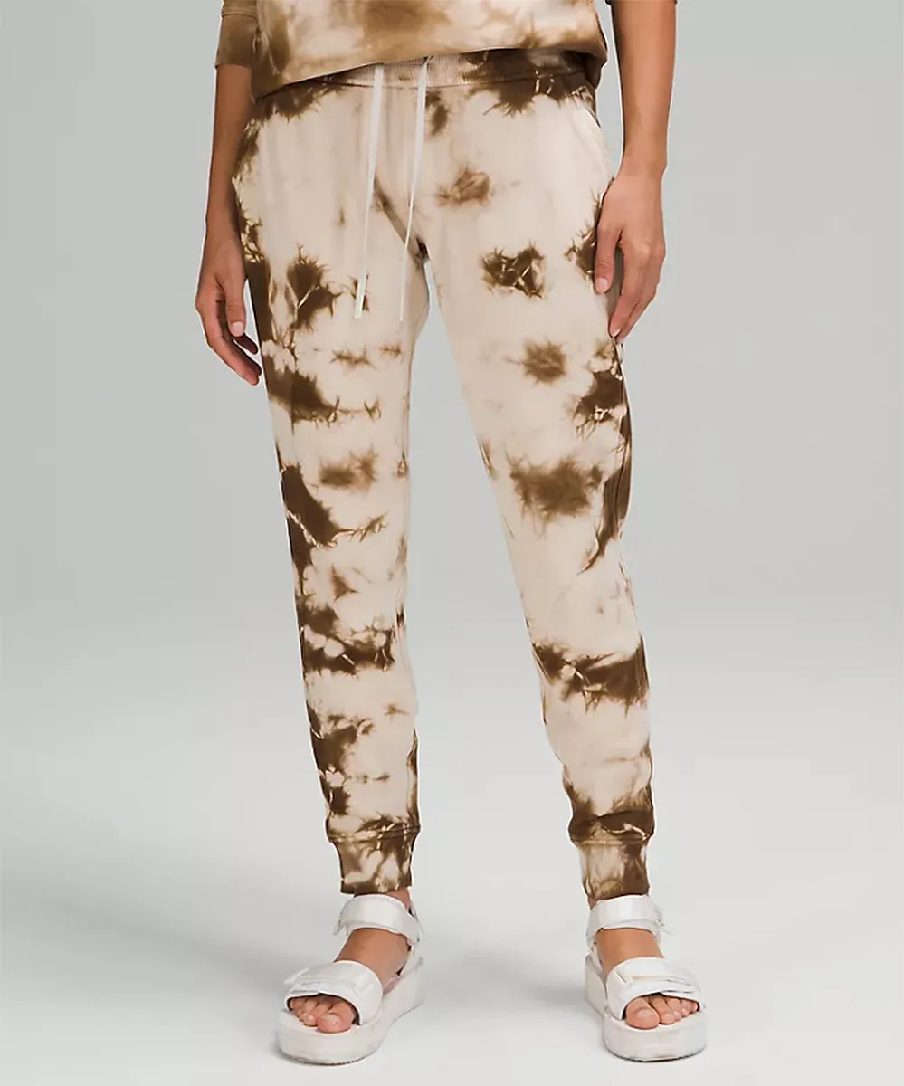 black-friday-joggers-lululemon-warm-down-tie-dye