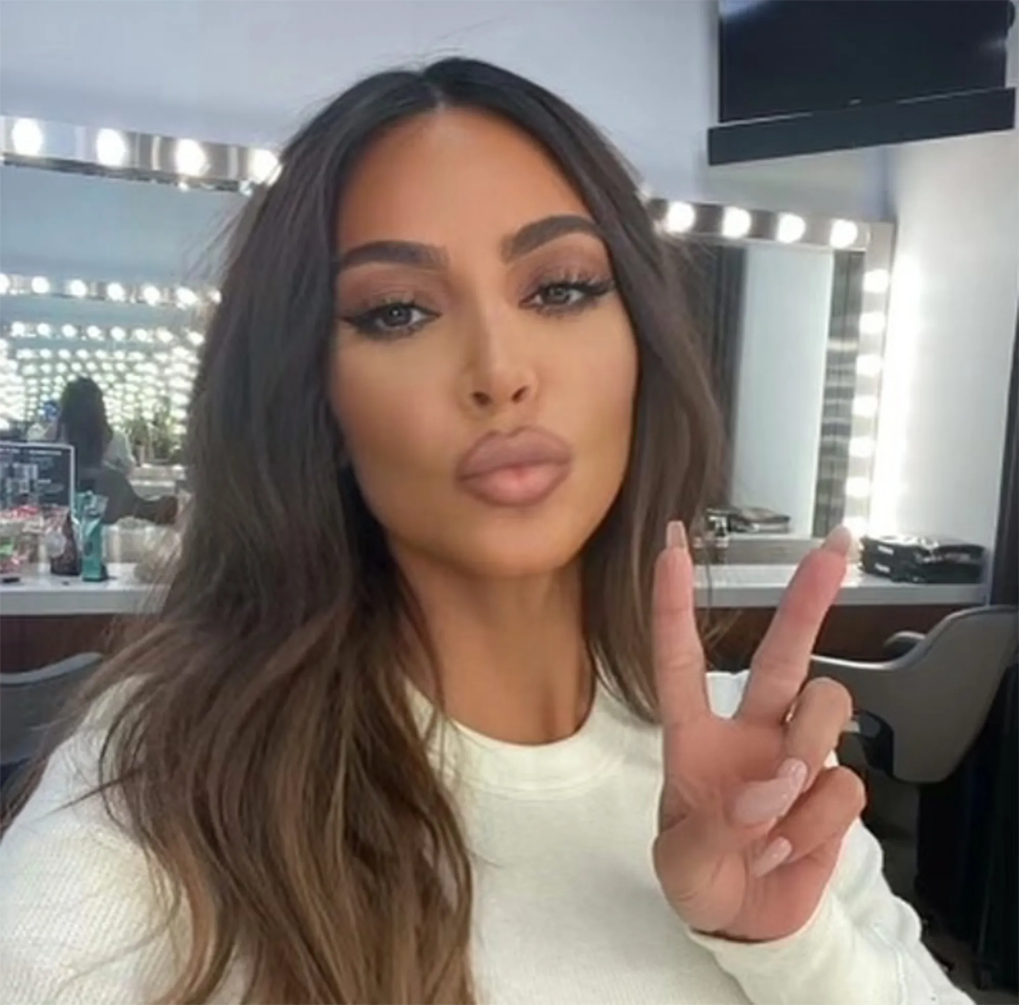 kim-kardashian-epicuren-oil