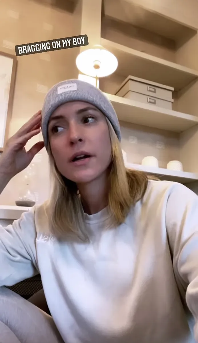 kristin-cavallari-sweatshirt