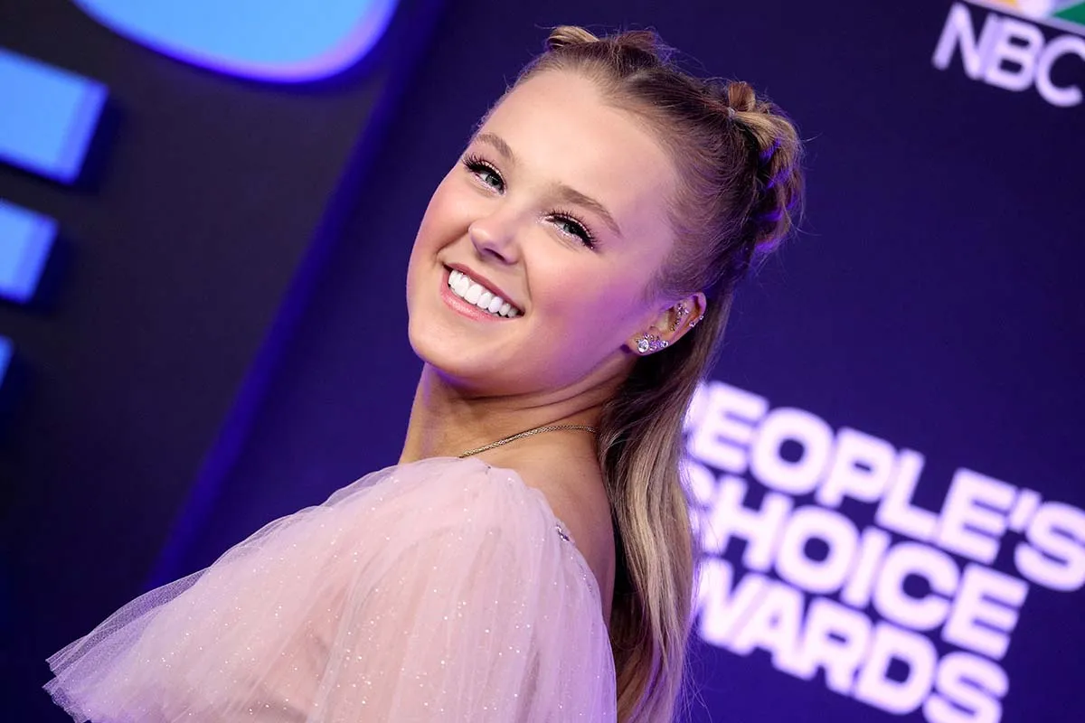 2021 Peoples Choice Awards JoJo Siwa
