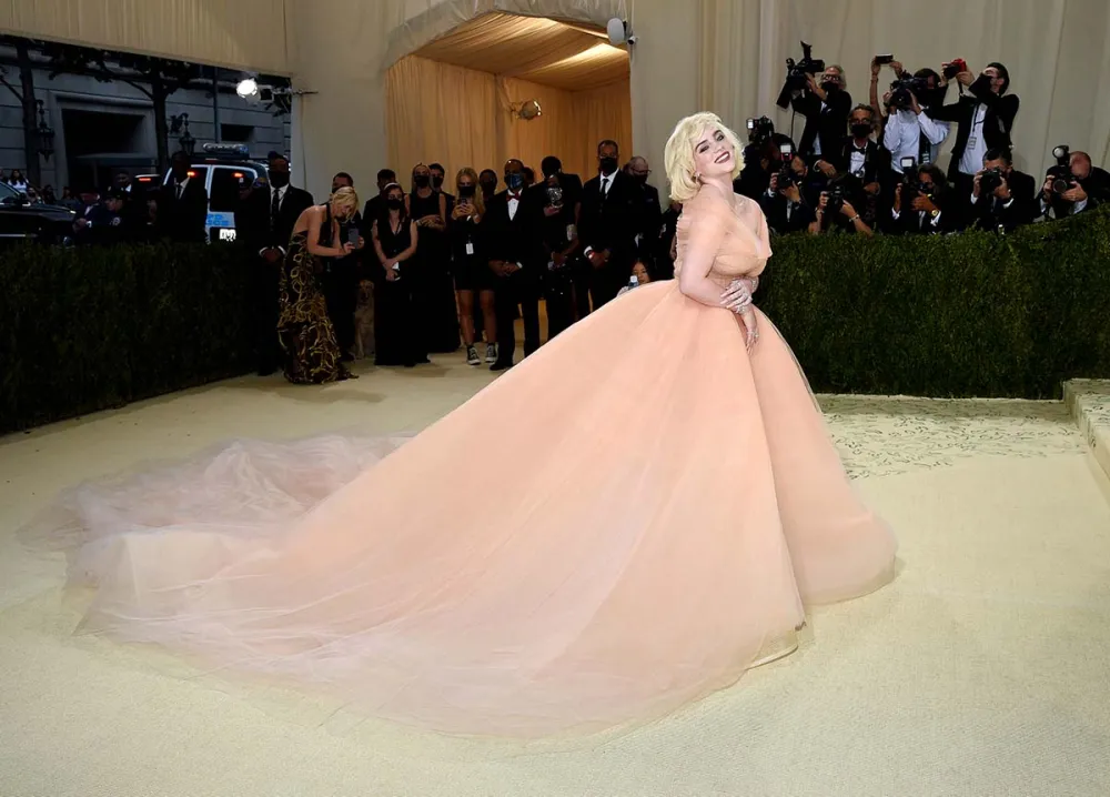 Billie Eilish The Met Gala Showed Me Famous People Are Just Literally Nobodies