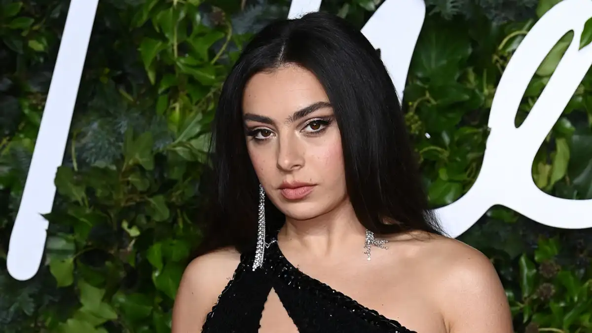 SNL Cancels Charli XCX performance amid COVID-19 concerns