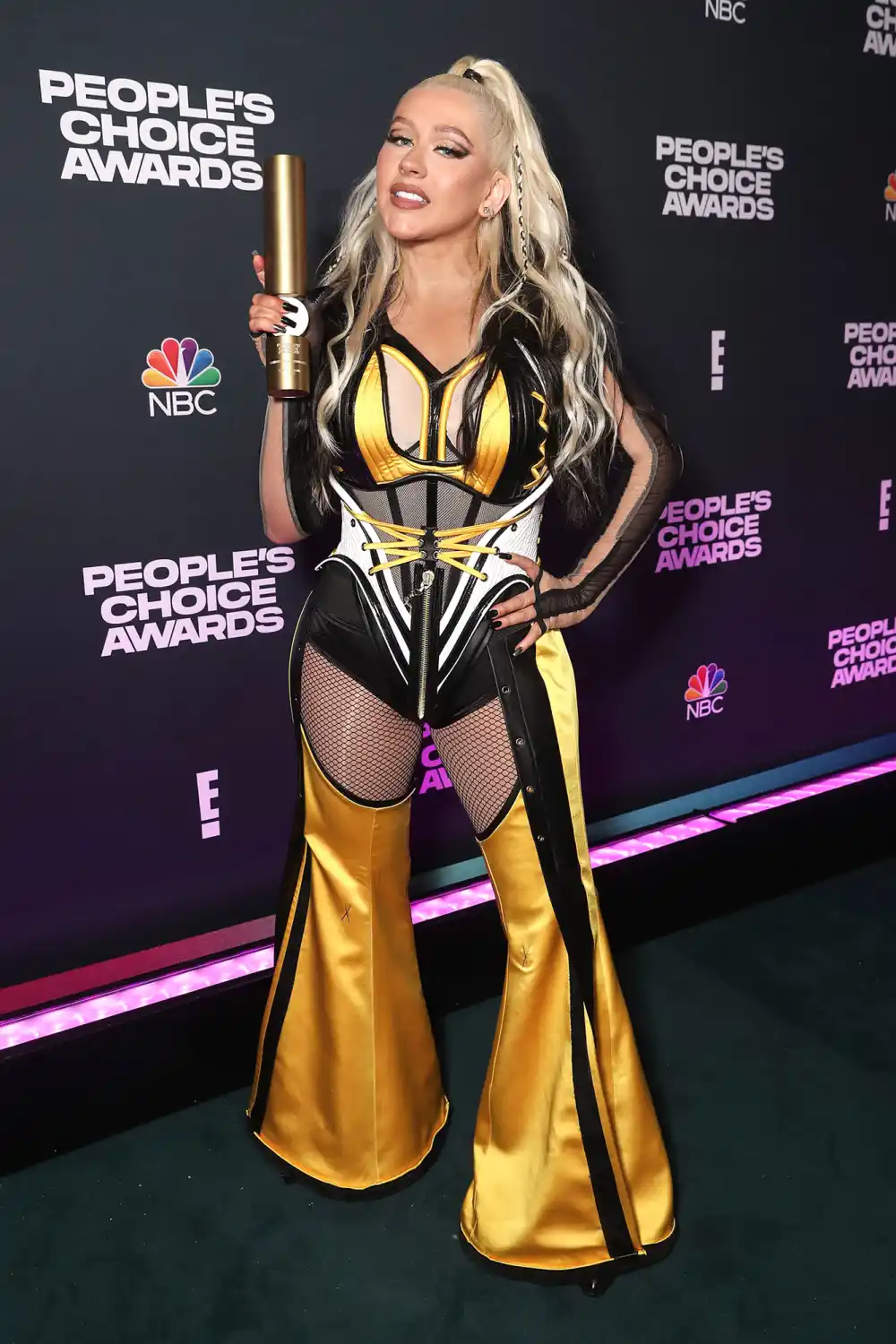 Christina Aguilera Honored With 1st Music Icon Trophy at the People&rsquo;s Choice Awards 2021 2021 Peoples Choice Awards