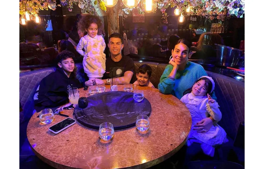 Cristiano Ronaldo and Pregnant Georgina Rodriguez Reveal Twins Sexes With Kids Help 3