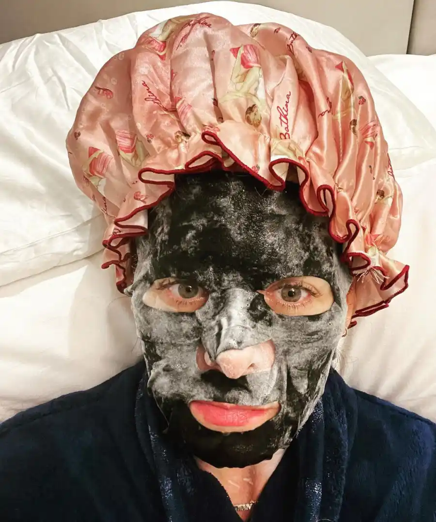 Debra Messing Tests Positive for COVID-19: 'Happy New Year'