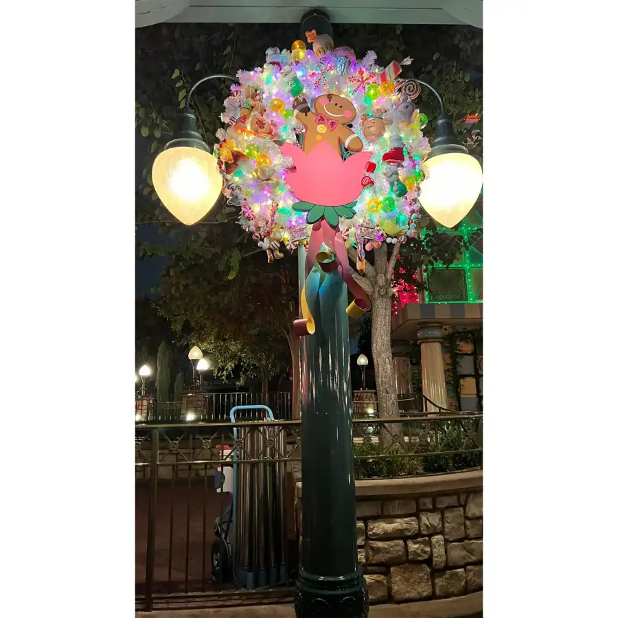 Inside Kourtney Kardashian Instagram and Travis Barker Holiday Trip to Disneyland With Kids 02