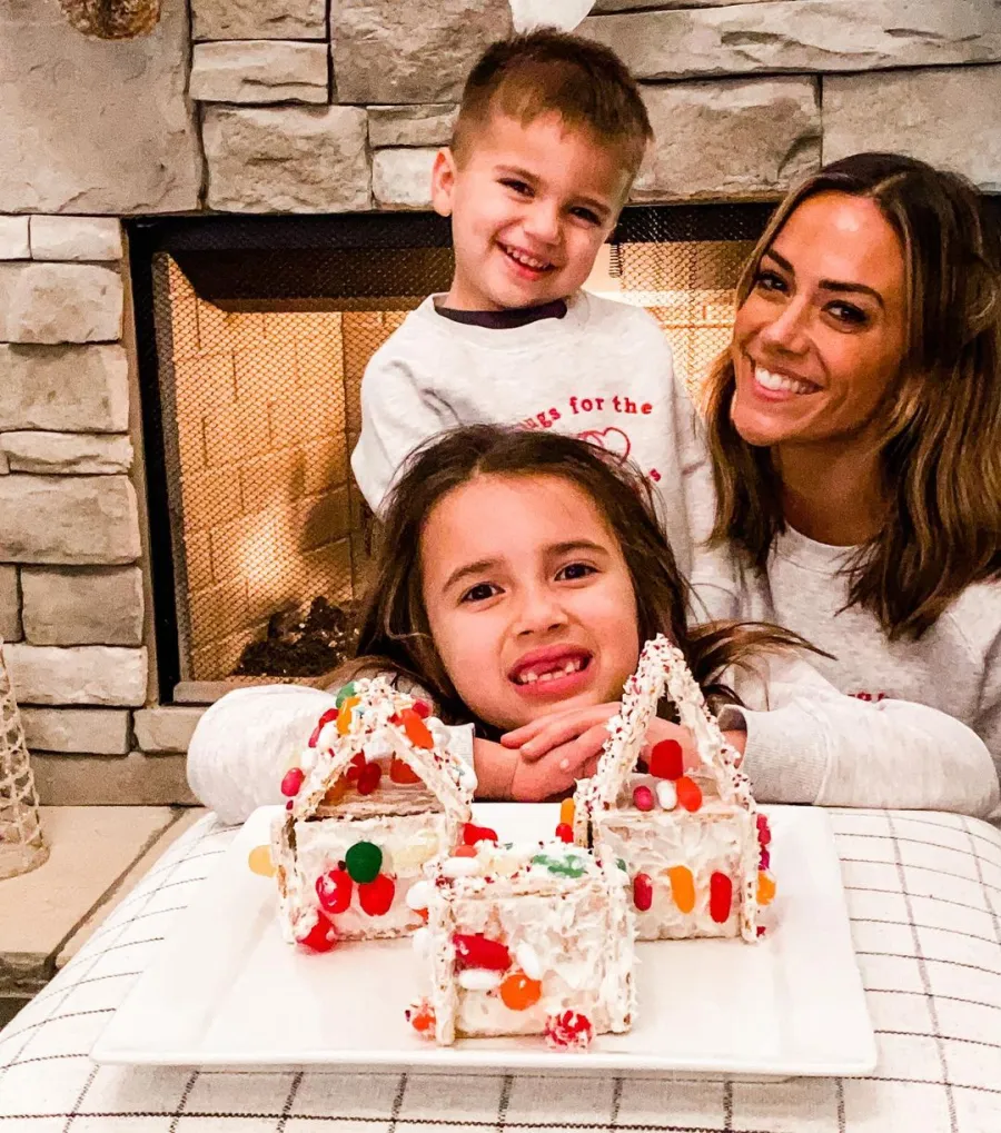 Jana Kramer Makes Gingerbread Houses With Kids