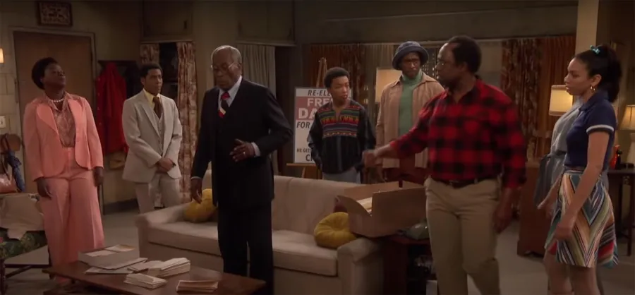 Jennifer Aniston Kathryn Hahn Everything to Know About the Next Live in Front of a Studio Audience