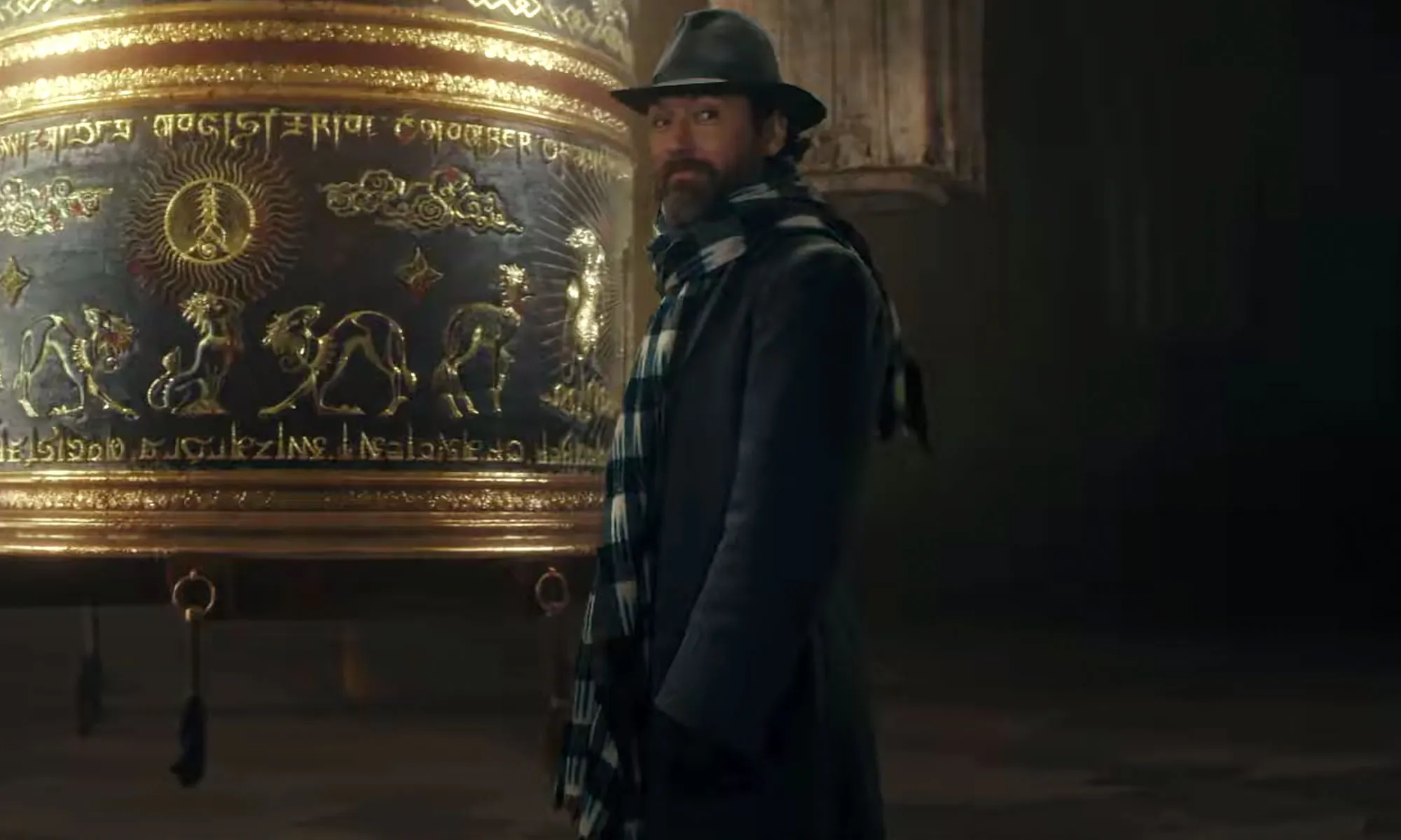 Jude Law's Dumbledore Vows to 'Defeat' Foes in 'Fantastic Beasts' Trailer