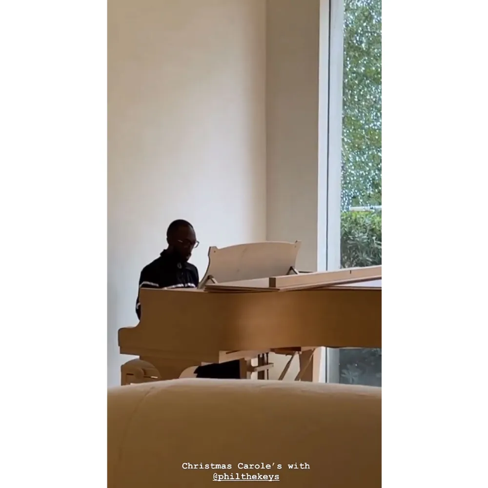 Kim Kardashian Hires Grammy-Winning Pianist to Wake Up Her Kids With Music Every Day Before Christmas 3 Philip Cornish