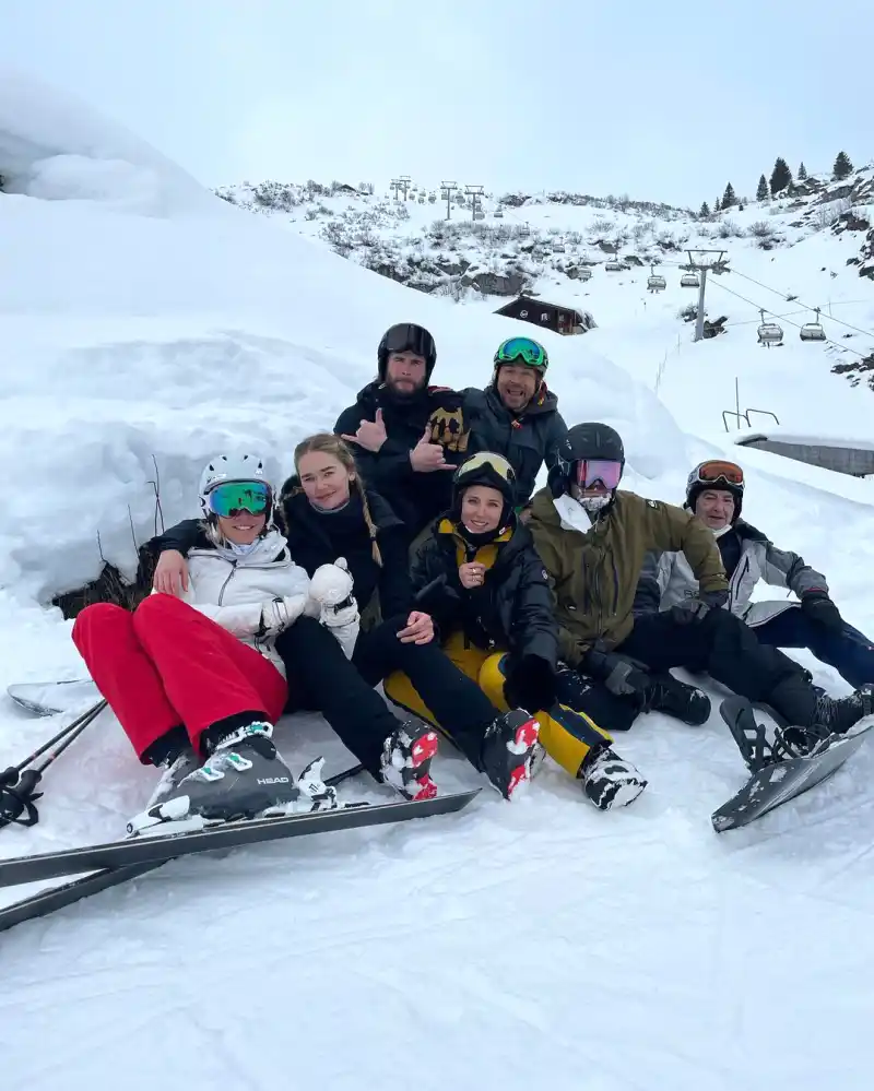 Family Time! Liam Hemsworth, GF Gabriella Brooks Celebrate Holidays Together