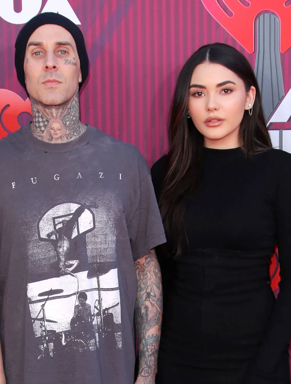 Oscar De La Hoya Addresses Claim Travis Barker Raised Atiana 4