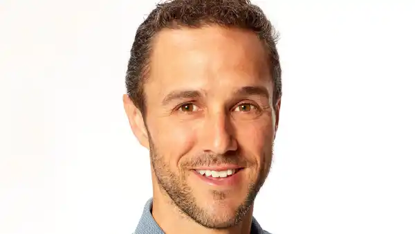 The Bachelorettes Zac Clark Makes 1st Public Appearance After Tayshia Adams Split