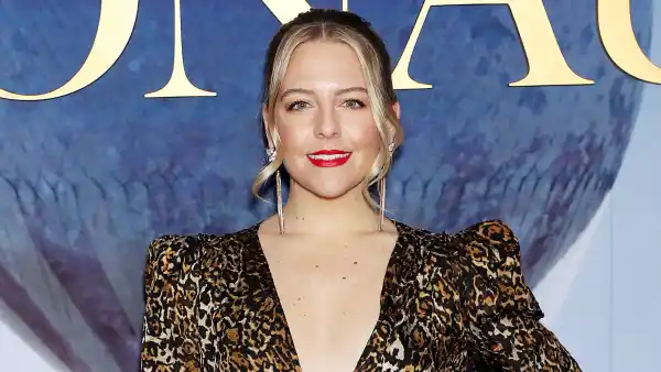 The Other Two Helene Yorke Models Mom 40 Year Old Wedding Dress