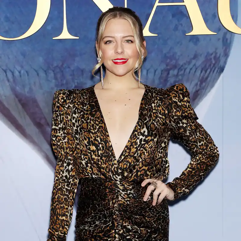 The Other Two Helene Yorke Models Mom 40 Year Old Wedding Dress