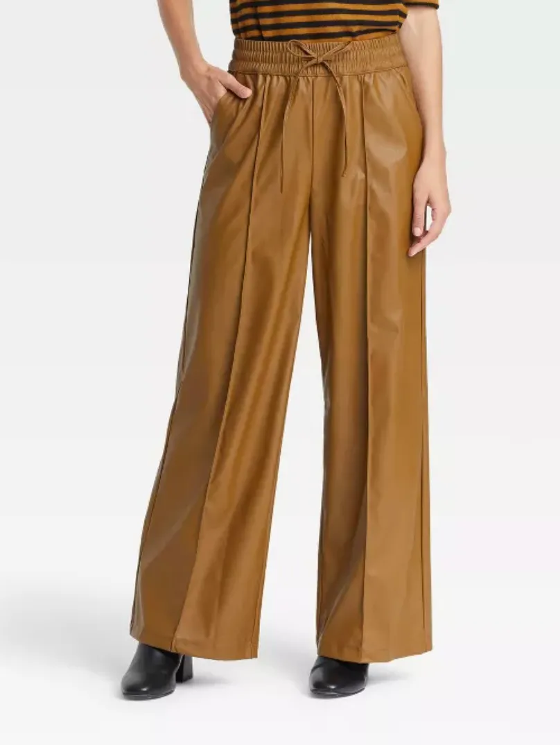Who What Wear&trade; Women's Mid-Rise Wide Leg Jogger Pants