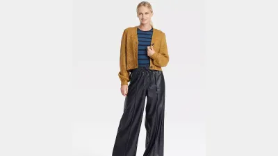 Who What Wear™ Women's Mid-Rise Wide Leg Jogger Pants