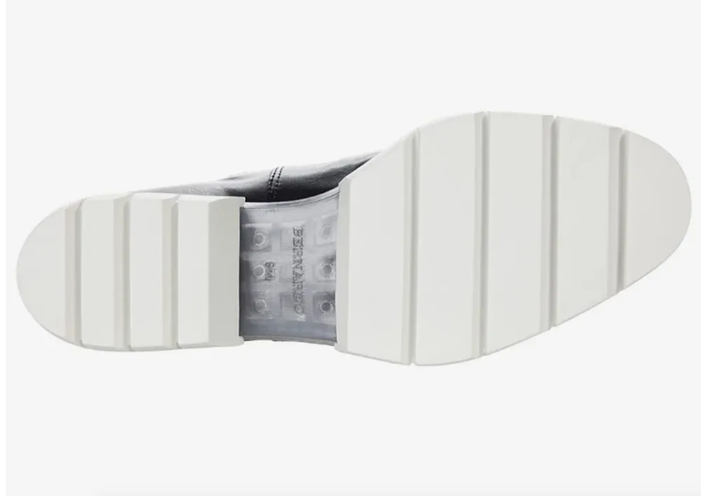 bernardo-sutton-boots-outsole
