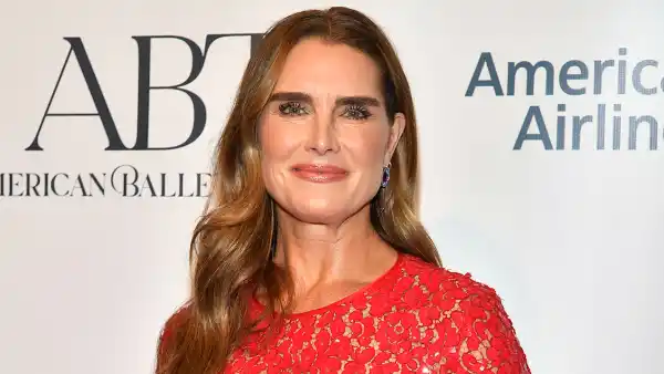 Brooke Shields’ $110 ‘Desert Island’ Product Is Her Secret for Healthy Brows, Soft Lips and Glowing Skin