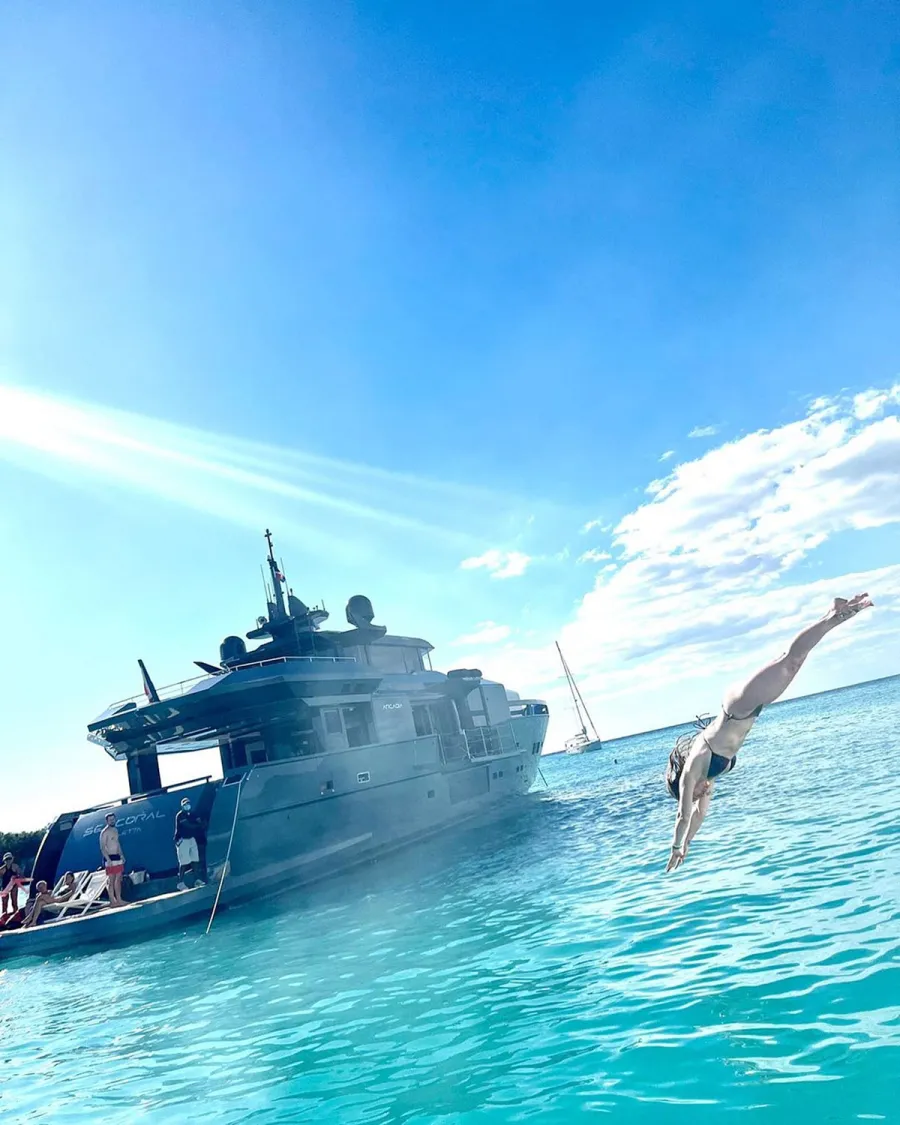 Chrishell Addison Celebs Kicked Off 2022 Seriously Sexy Swimwear Leah McSweeney