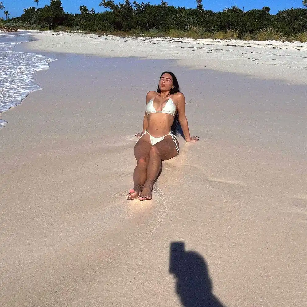 Did Pete Davidson Take Kim K.&rsquo;s Sexy Bikini Pic?