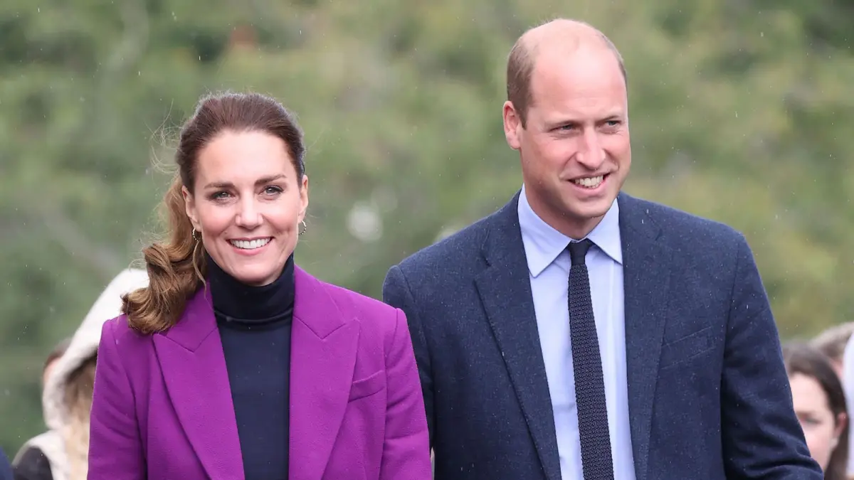 Duchess Kate and Prince William Meet an Adorable Cockapoo Therapy Puppy During Hospital Visit