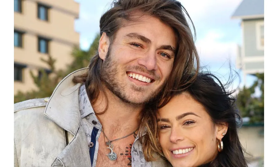 Floribama Shore Gus Smyrnios Is Engaged to True Love Samantha Carucci 07 Smile