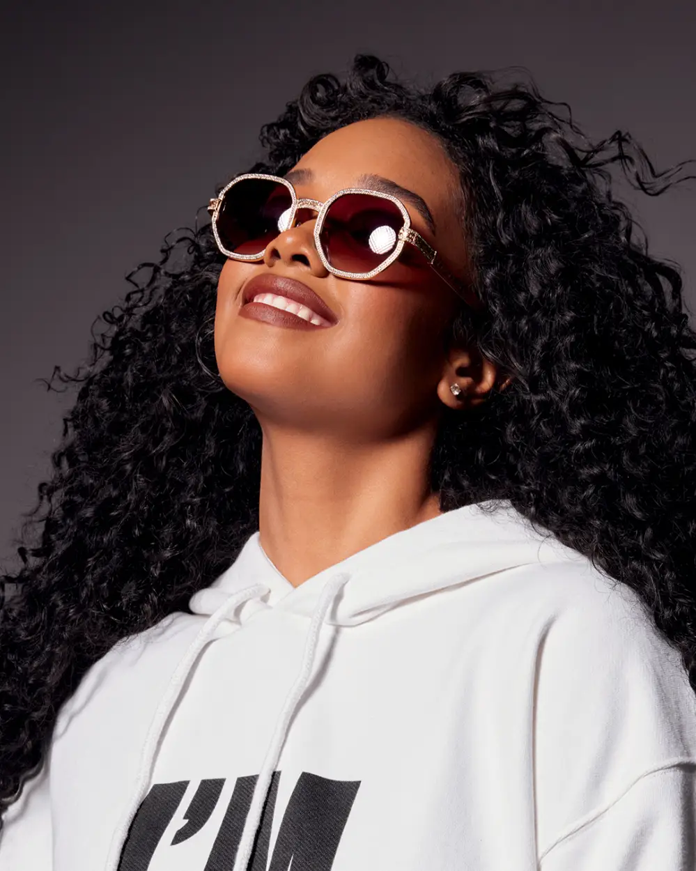 H.E.R. Is &lsquo;Beyond Happy&rsquo; to Be L&rsquo;Oreal&rsquo;s New Global Ambassador: &lsquo;I Can&rsquo;t Wait&rsquo;
