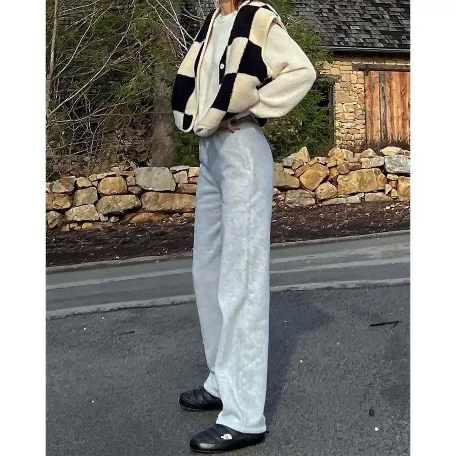 Inside Kendall Jenner and Devin Booker's Intimate New Year's Eve Celebration: Photos