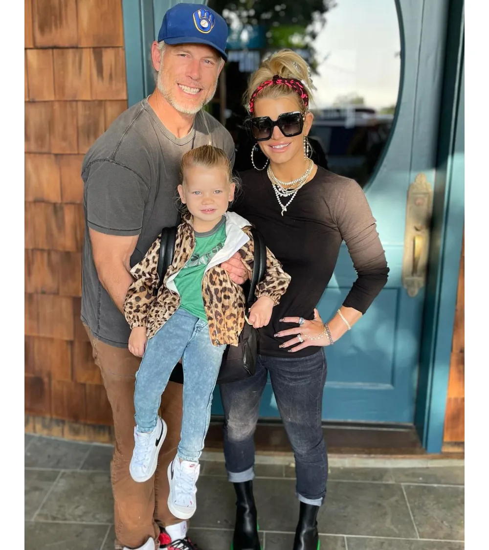 Jessica Simpson Reflects on Bronchitis Hospitalization Amid 3rd Pregnancy 2