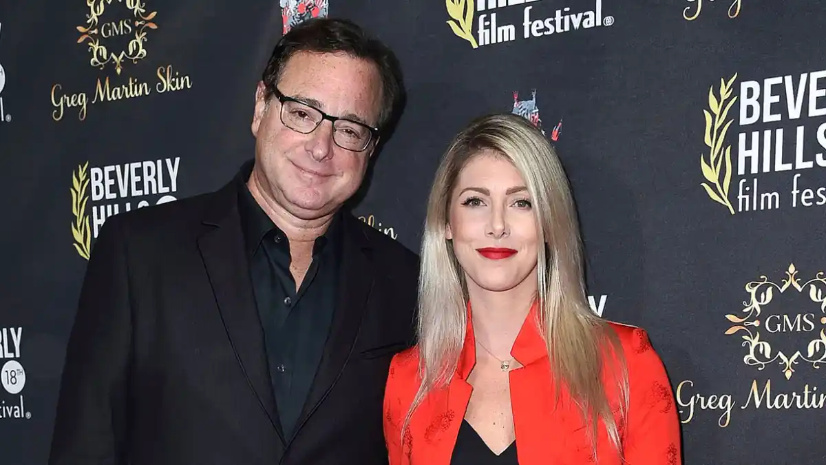 Kelly Rizzo Reshares Tributes to Late Husband Bob Saget