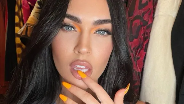 Megan Fox Put Her Own Spin on Euphoria High Glam Neon Nails Graphic Eye Engagement Ring 2