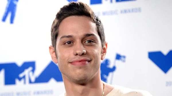 Pete Davidson Got Spray Tan Before NYE Special Because Hes Really White
