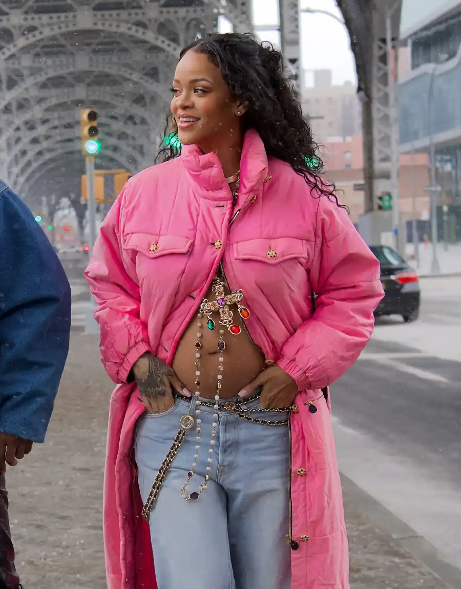 Pregnant Rihanna Baby Bump Album Ahead 1st Child Photos