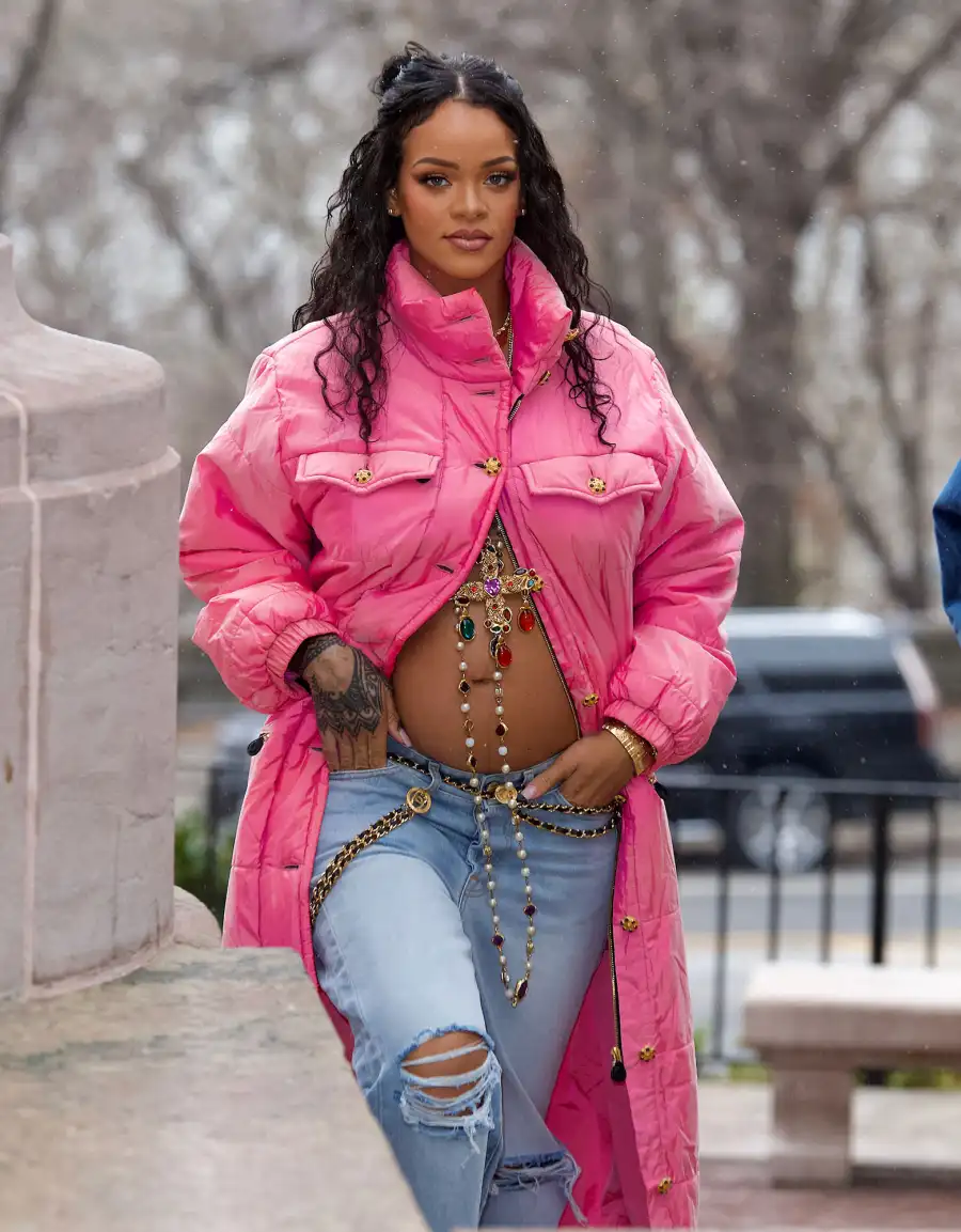 Pregnant Rihanna Baby Bump Album Ahead 1st Child Photos