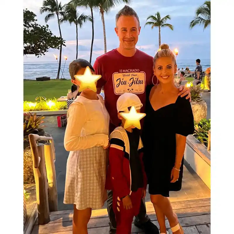 Sarah Michelle Gellar and Freddie Prinze Jr. Share ‘Vacation Photo Dump’ With 2 Kids: Photos