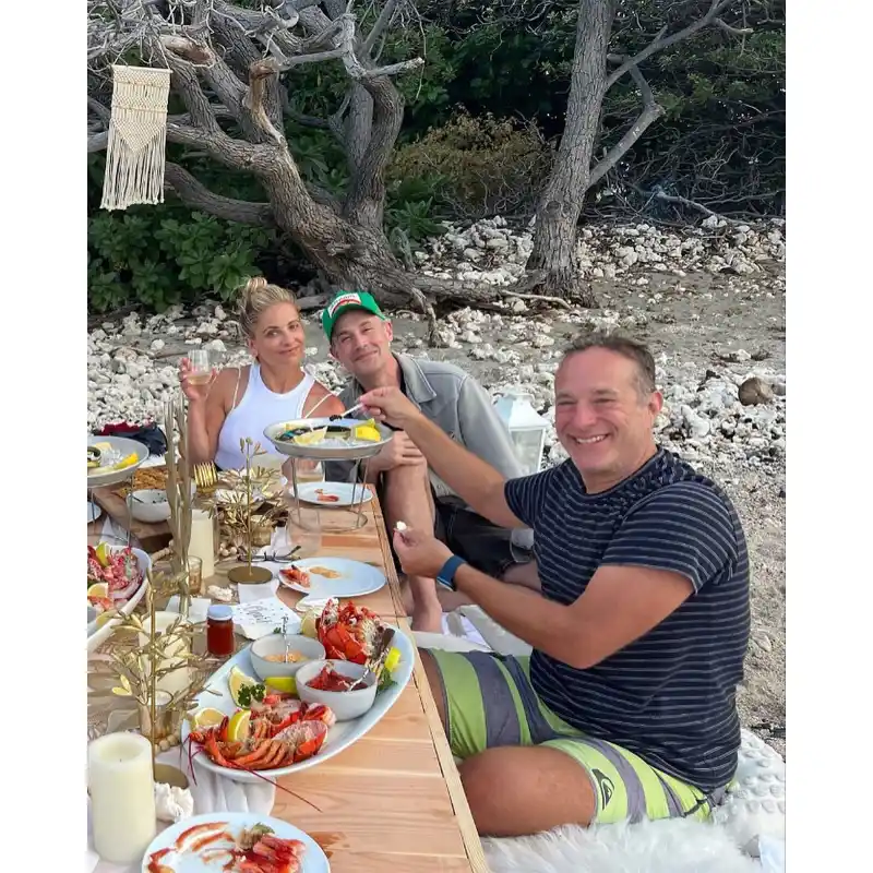 Sarah Michelle Gellar and Freddie Prinze Jr. Share ‘Vacation Photo Dump’ With 2 Kids: Photos